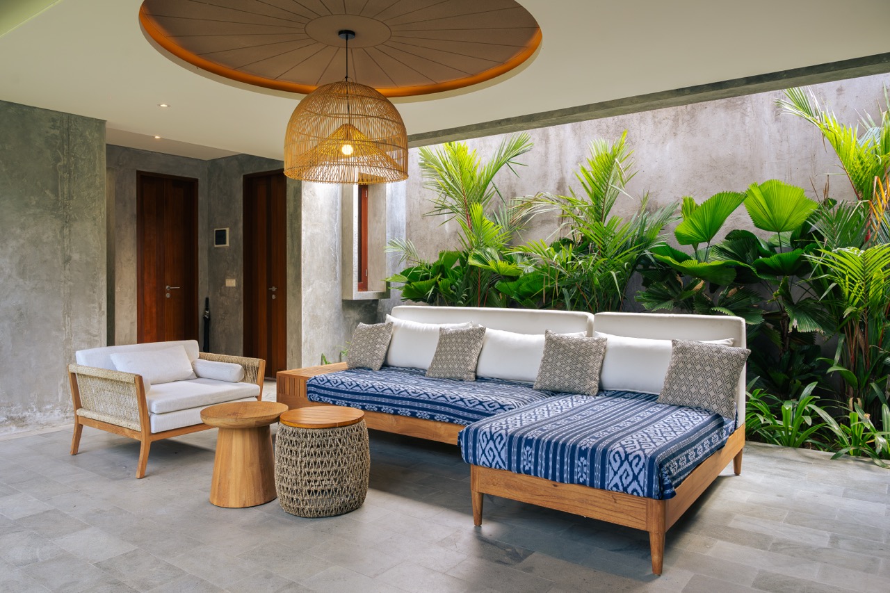 JuSt Residence Pool Lounge